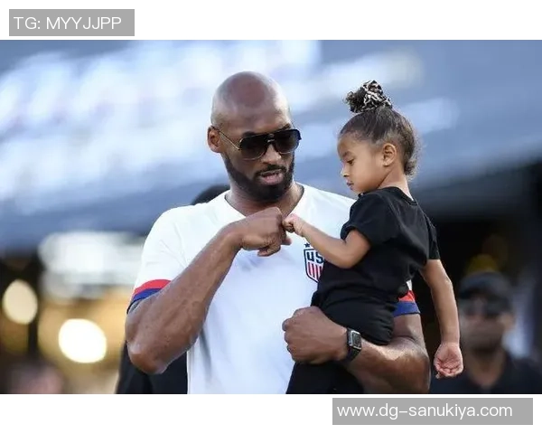 岁月无情足球明星年老时的风采与回忆展现人生的辉煌与坚持